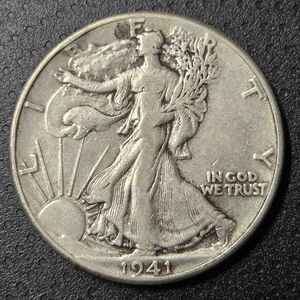 1941 Walking Liberty Silver Half Dollar 90% Silver 50 cent piece 🗽